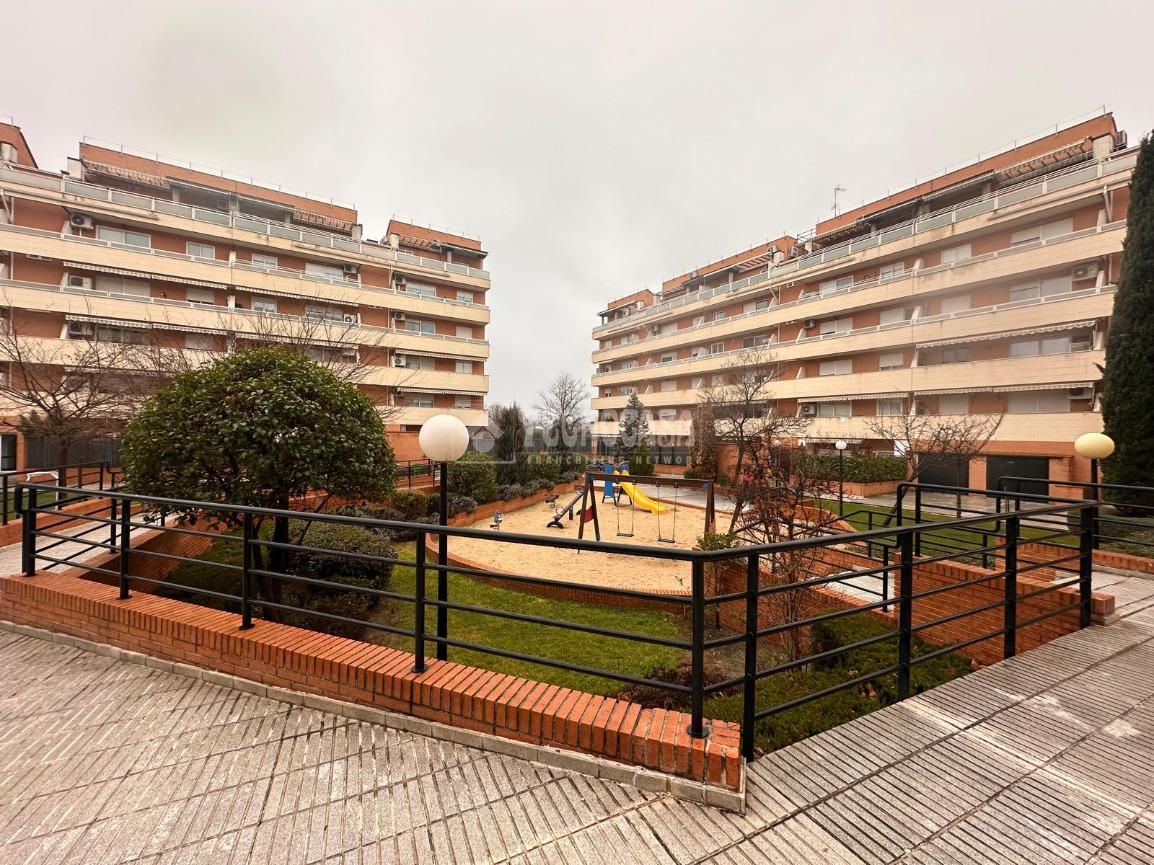 Vista exterior de Piso en venta en Alcalá de Henares con Aire acondicionado, Calefacción y Terraza