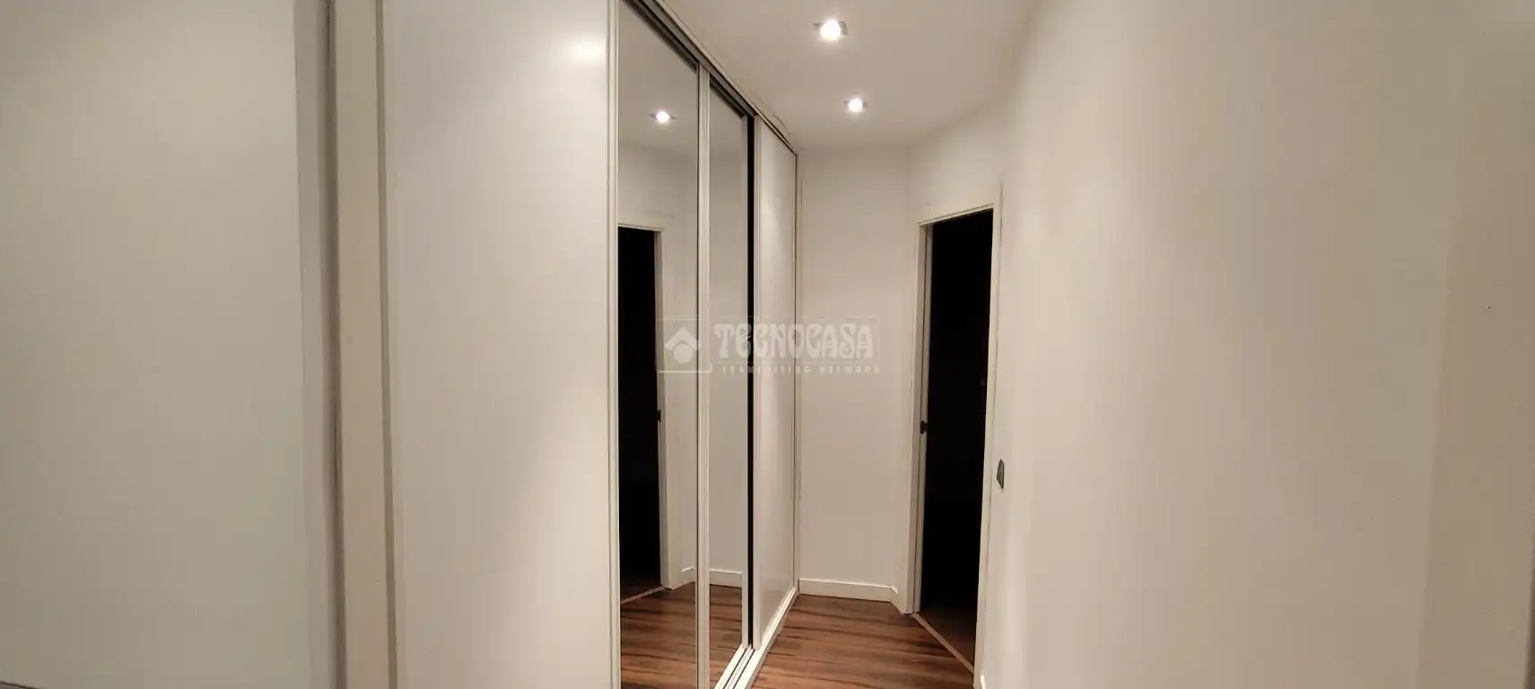 Habitación de Piso en venta en Madrid con Balcón