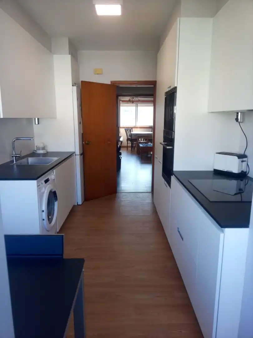 Kitchen of Flat for rent in Pontevedra Capital   with Heating, Furnished and Oven
