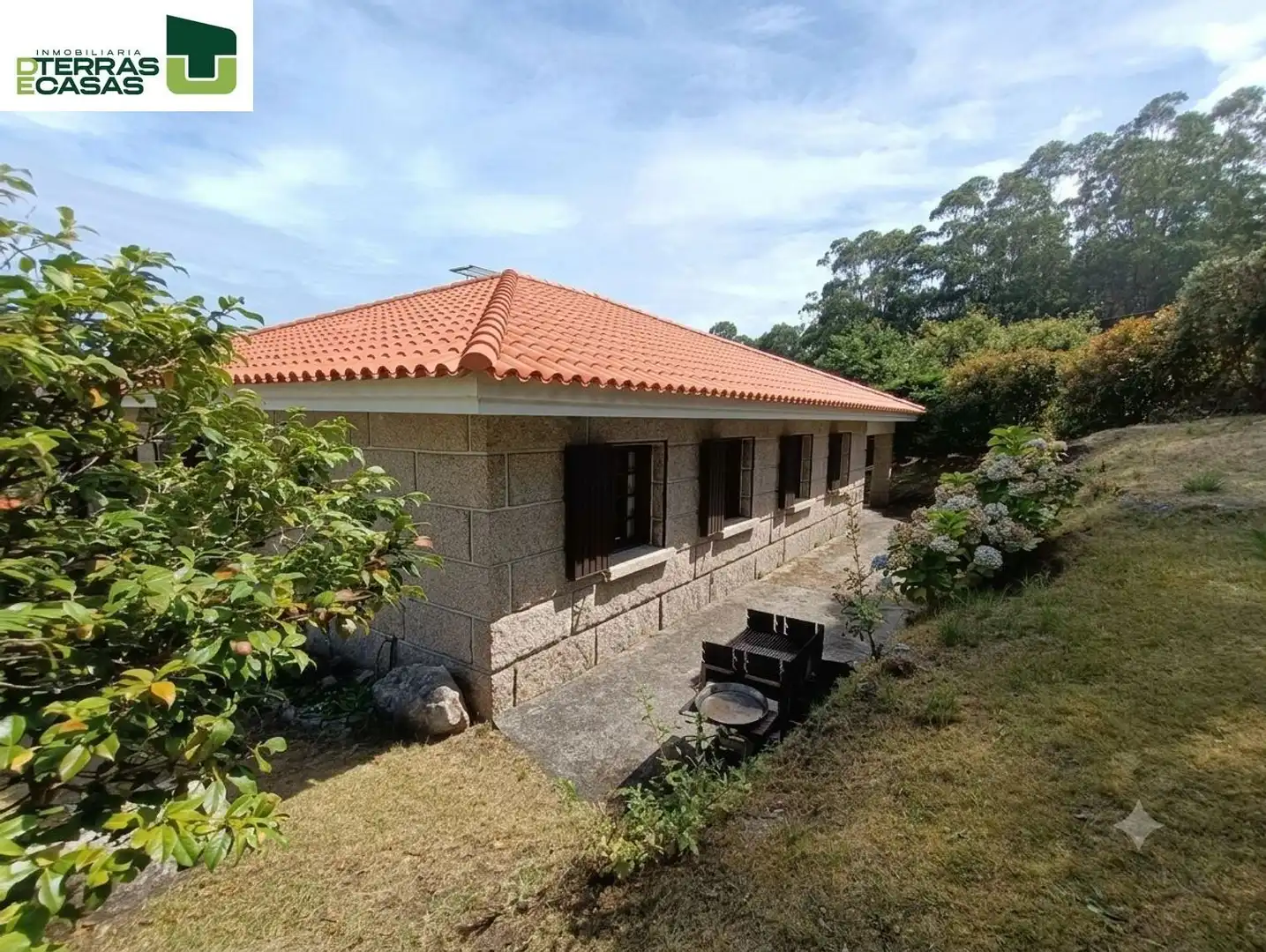 Vista exterior de Casa o chalet en venta en Cangas  con Calefacción y Terraza