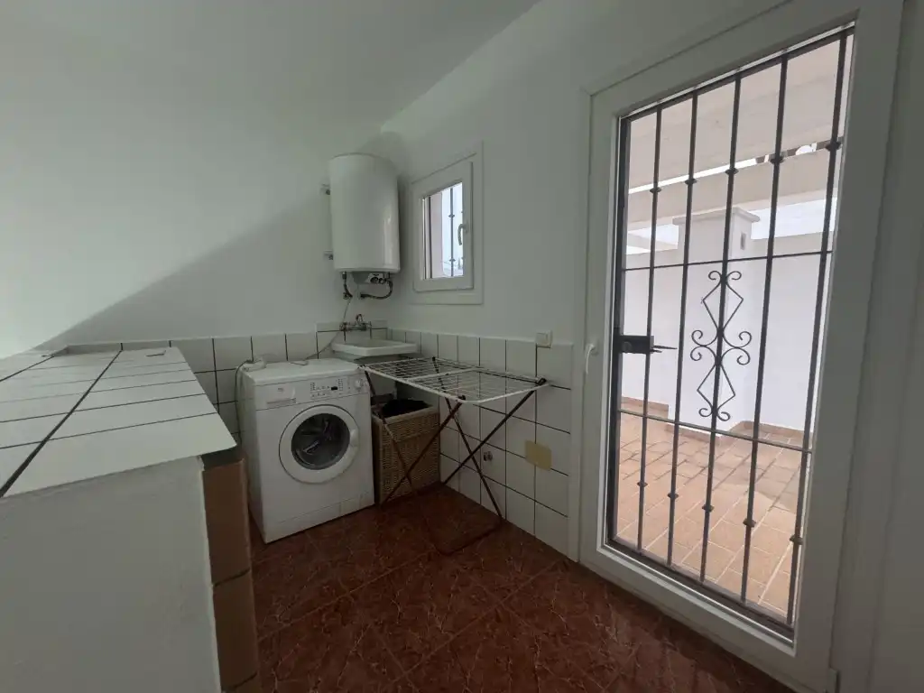 Cuina de Casa o xalet en venda en Estepona amb Forn i Rentadora