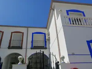 Vista exterior de Casa adosada en venda en Marmolejo amb Jardí privat, Terrassa i Balcó