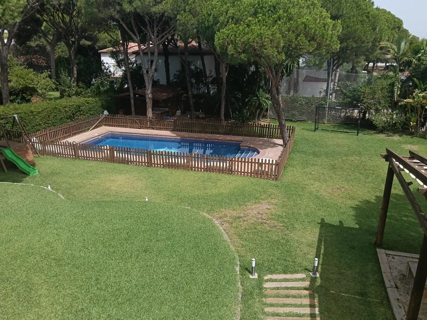 Piscina de Casa o xalet en venda en Conil de la Frontera amb Aire condicionat, Jardí privat i Terrassa
