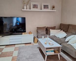Sala d'estar de Casa adosada de lloguer en Novés amb Calefacció, Jardí privat i Terrassa