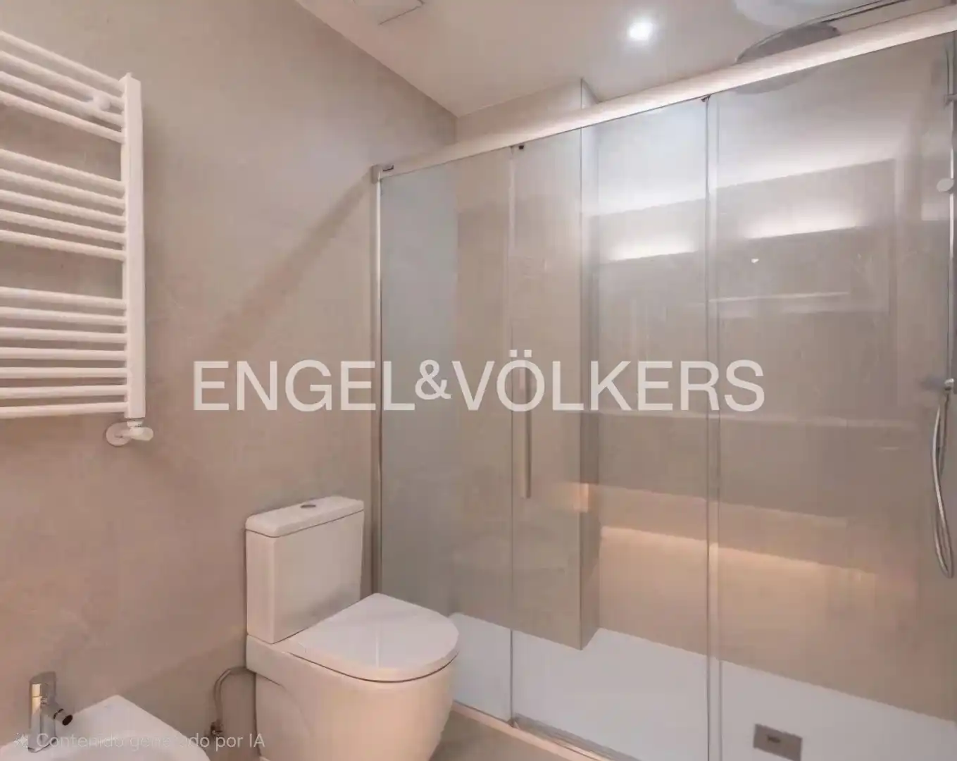 Badezimmer von Wohnung zum Verkauf in Madrid mit Klimaanlage, Heizung und Terrasse