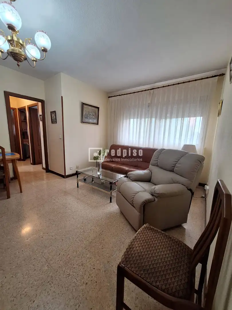 Sala d'estar de Pis en venda en Madrid amb Calefacció, Terrassa i Moblat