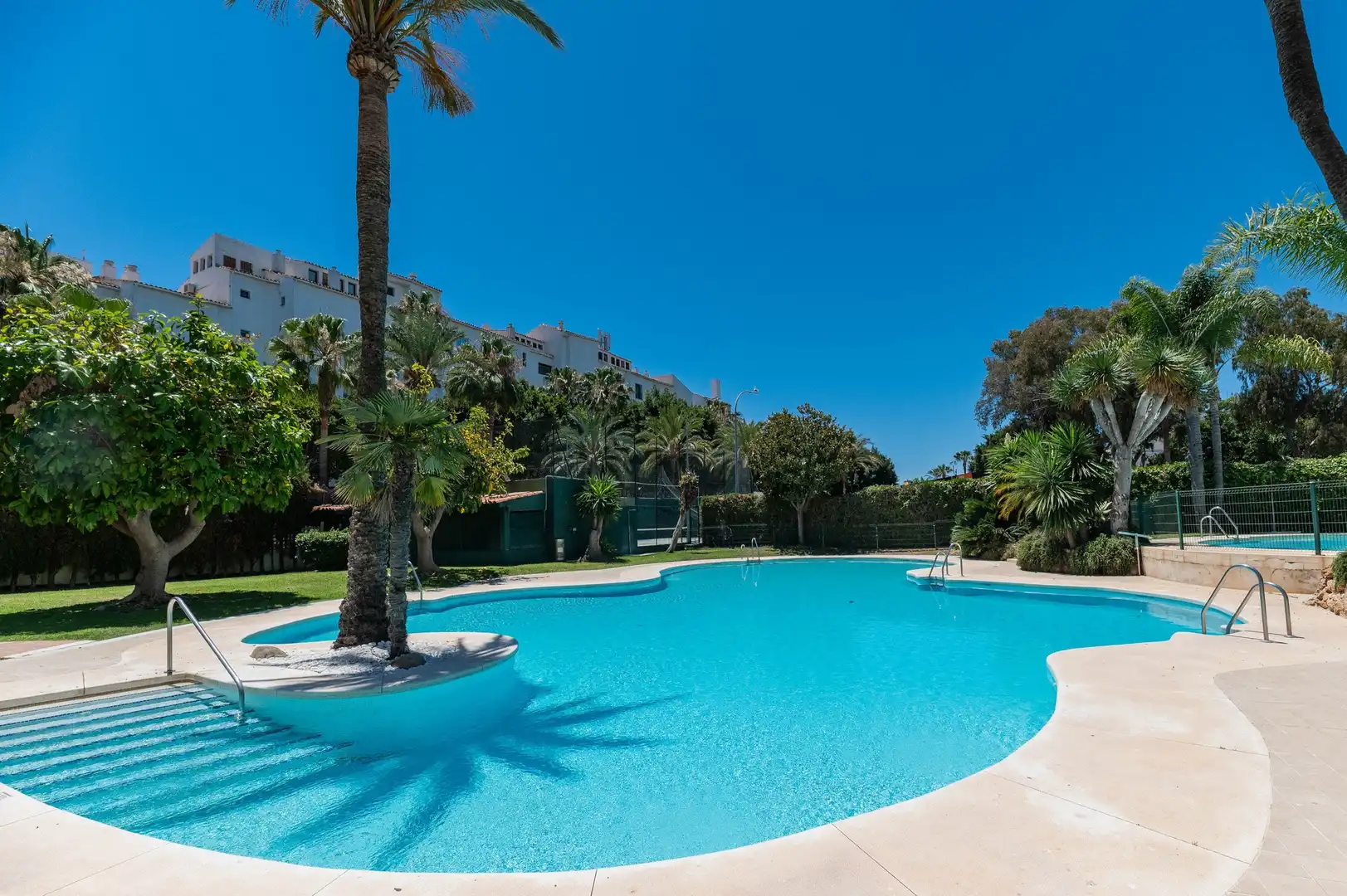 Apartament amb piscina en venda a Nueva Andalucía, imagen 31