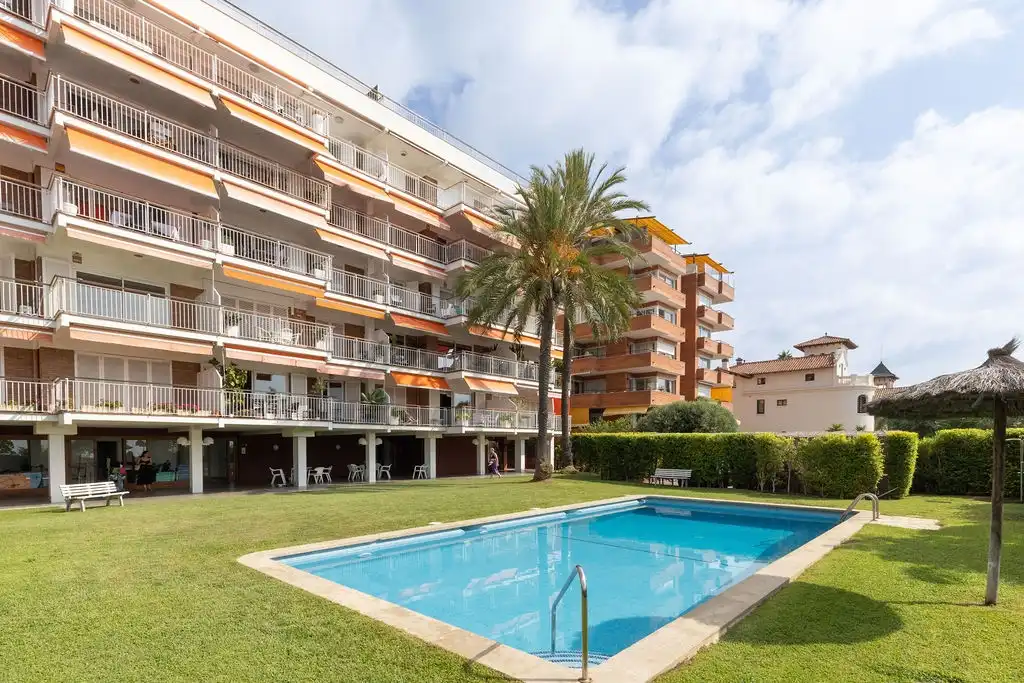 Piscina de Pis en venda en Sant Vicenç de Montalt amb Aire condicionat, Calefacció i Terrassa