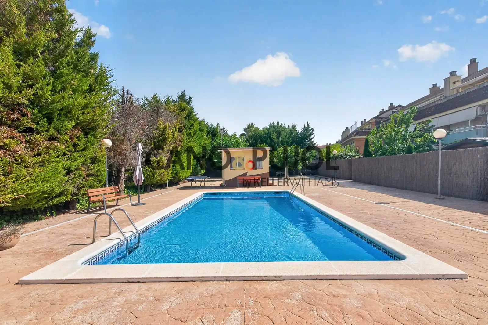 Piscina de Ático en venta en Rubí con Aire acondicionado, Calefacción y Jardín privado