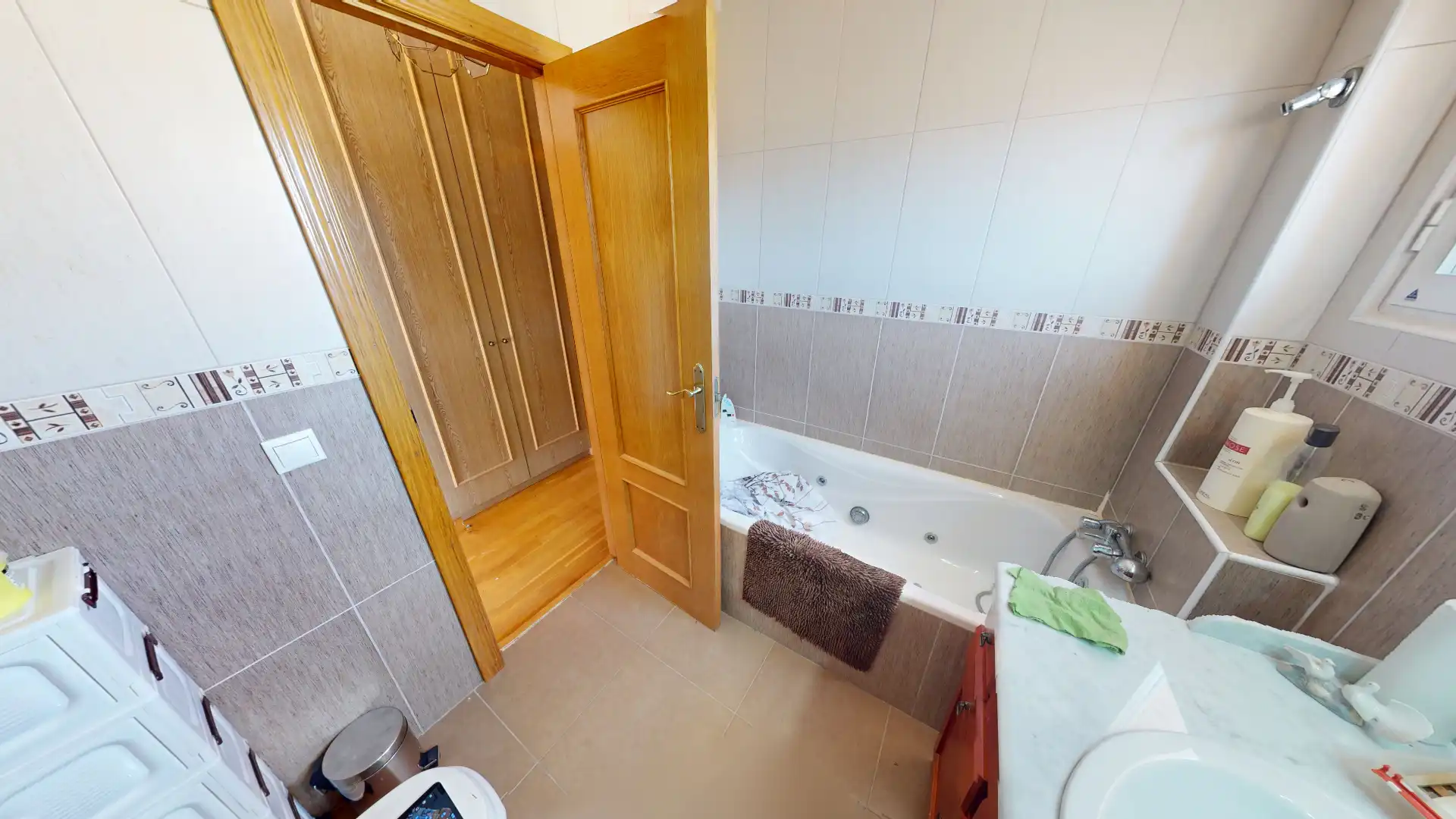 Bany de Casa o xalet en venda en El Campello amb Aire condicionat, Jardí privat i Terrassa