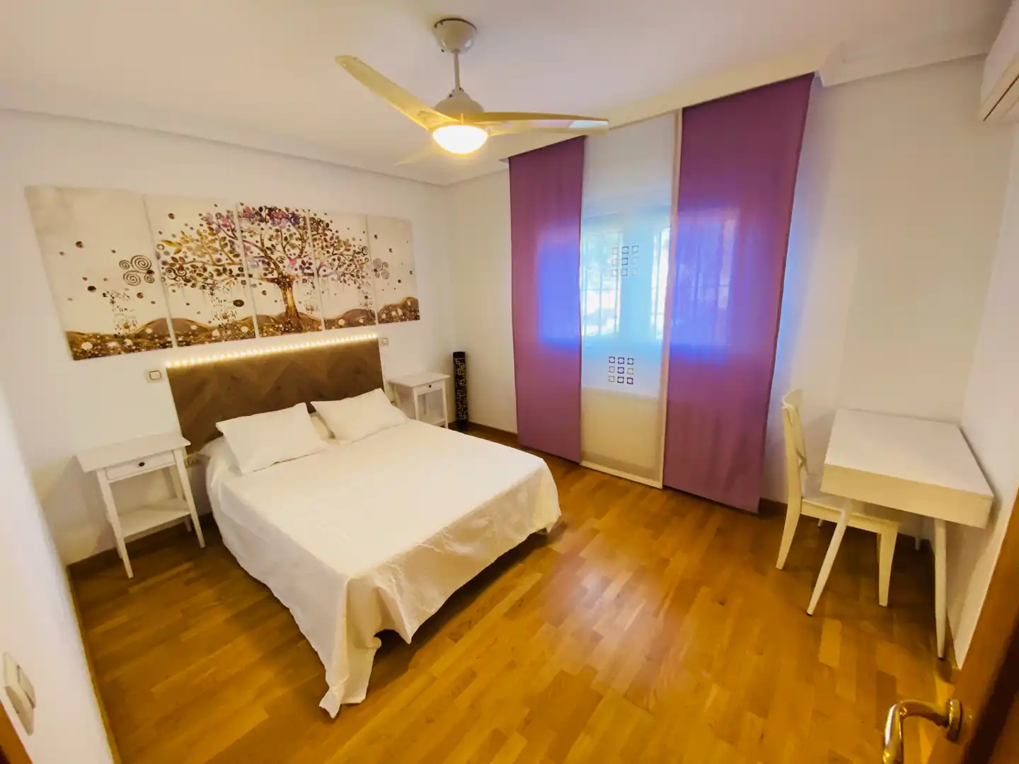 Habitación de Casa adosada en venta en Navalcarnero con Aire acondicionado, Calefacción y Jardín privado