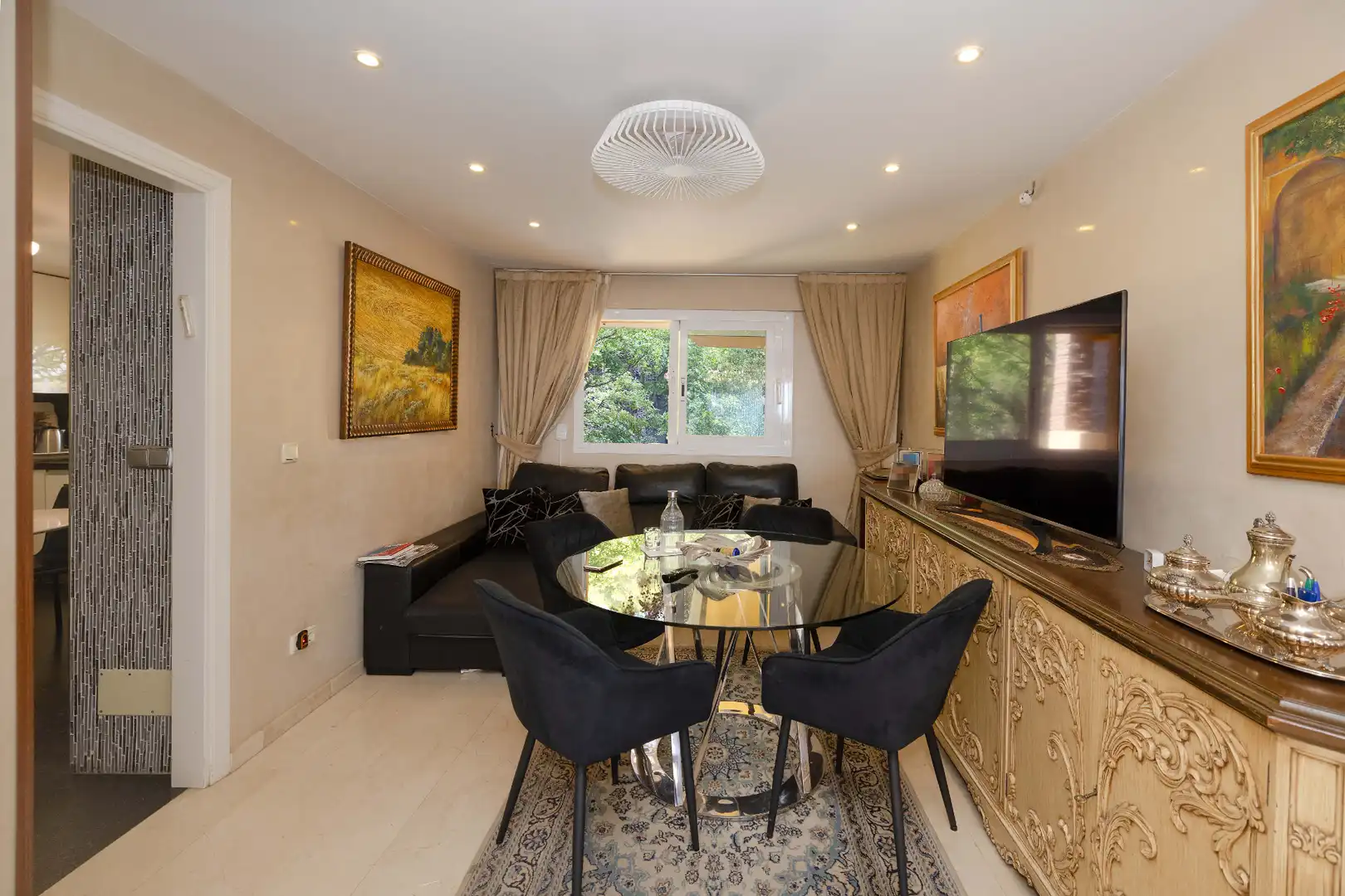 Wohnzimmer von Dachboden zum Verkauf in Marbella mit Klimaanlage, Heizung und Terrasse