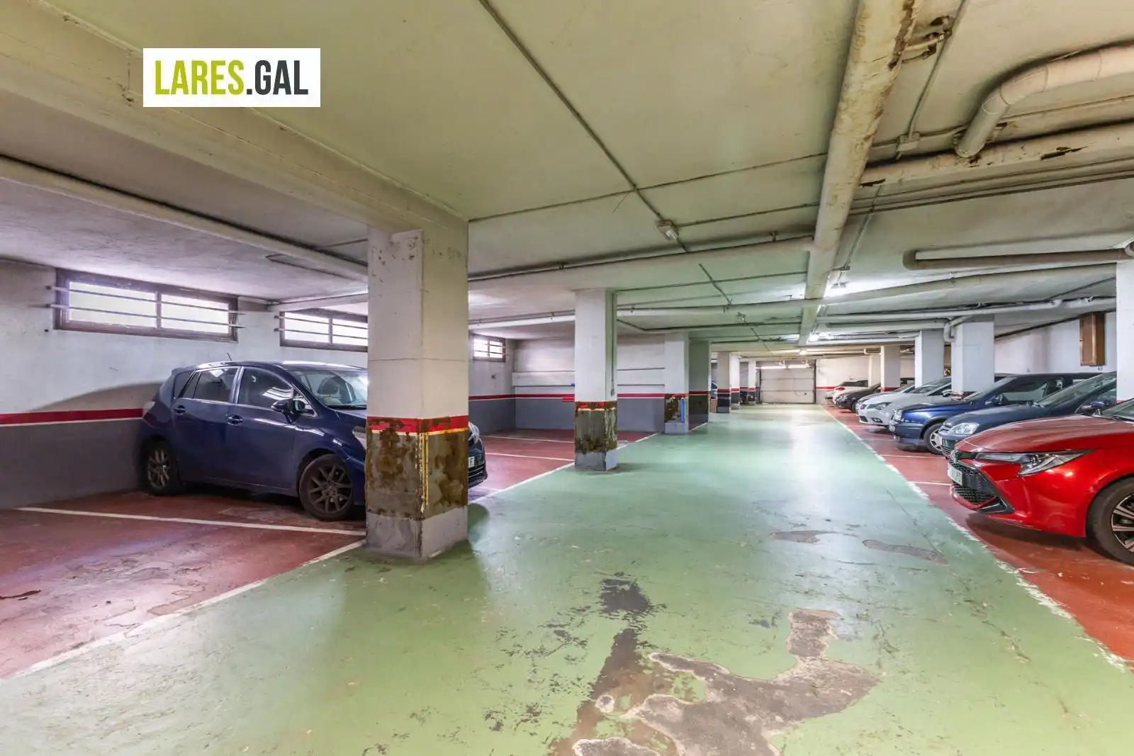 Parking de Piso en venta en Cangas  con Calefacción, Terraza y Trastero