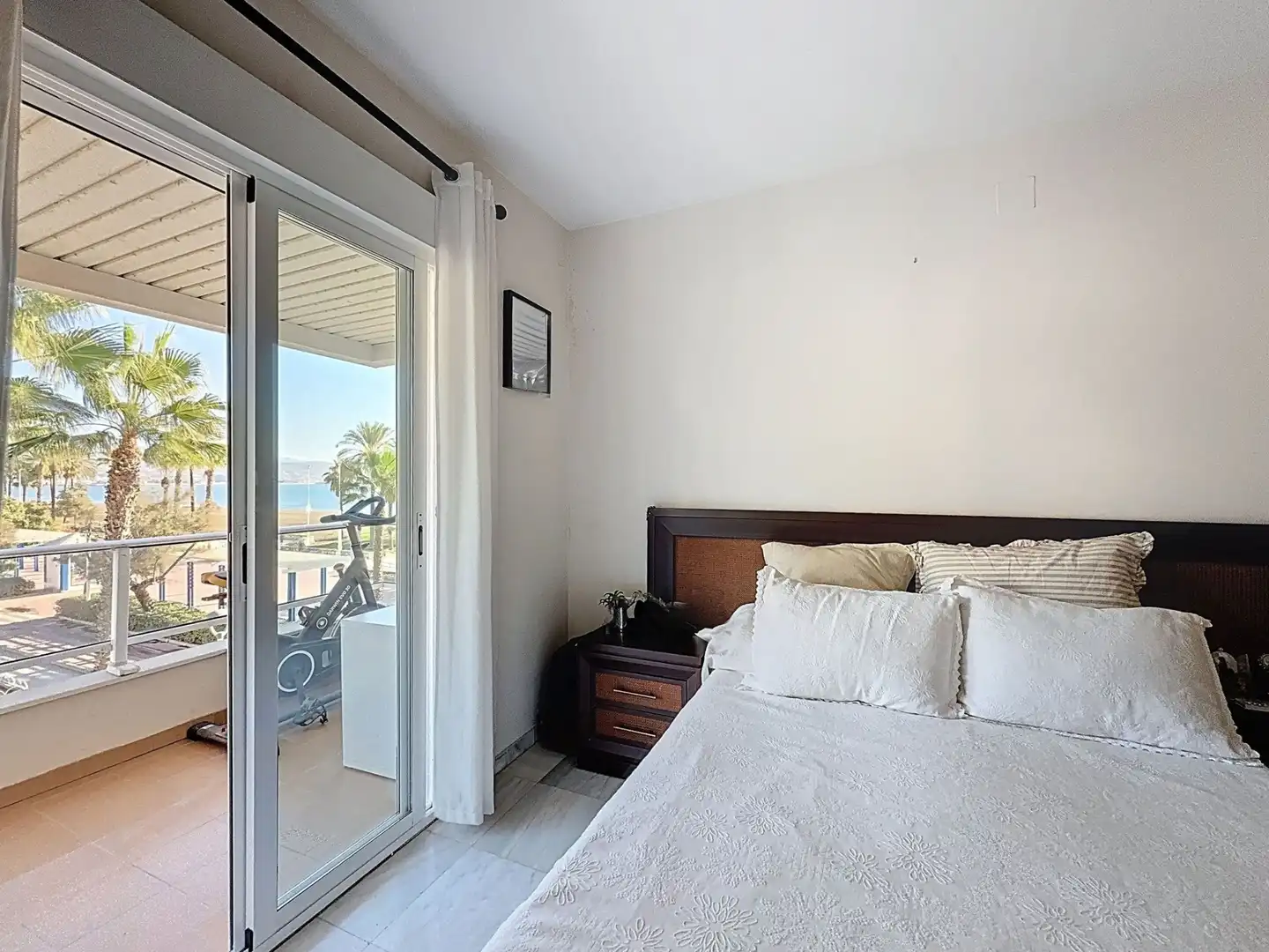 Bedroom of Flat for sale in Málaga  with Air Conditioner, Terrace and Community pool