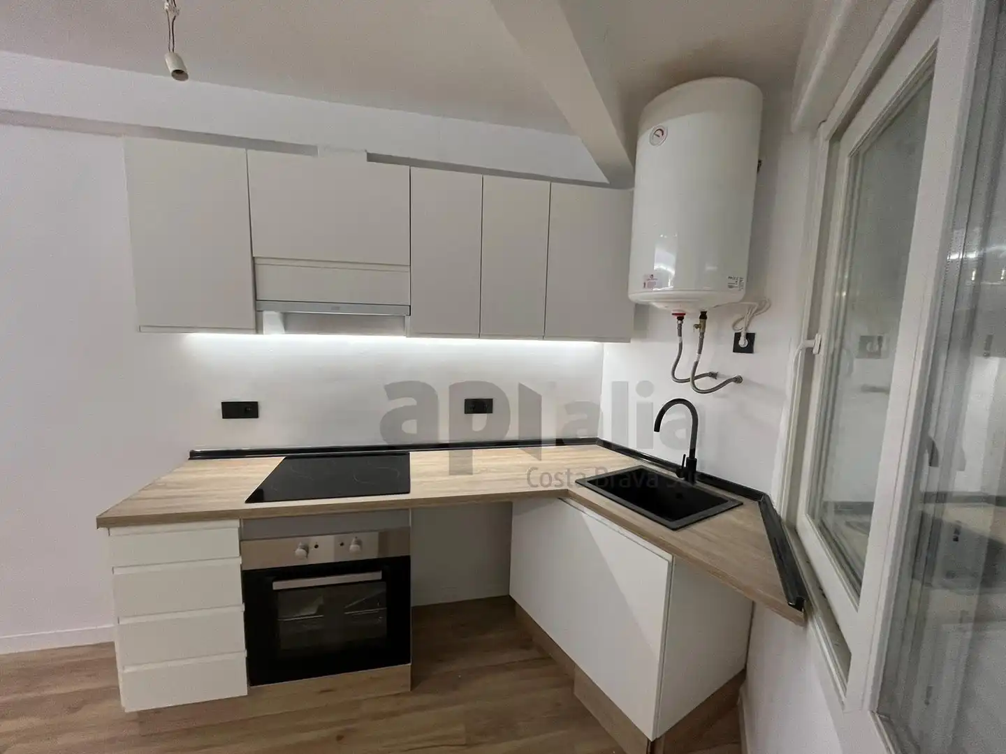 Cuina de Pis en venda en Lloret de Mar amb Parquet
