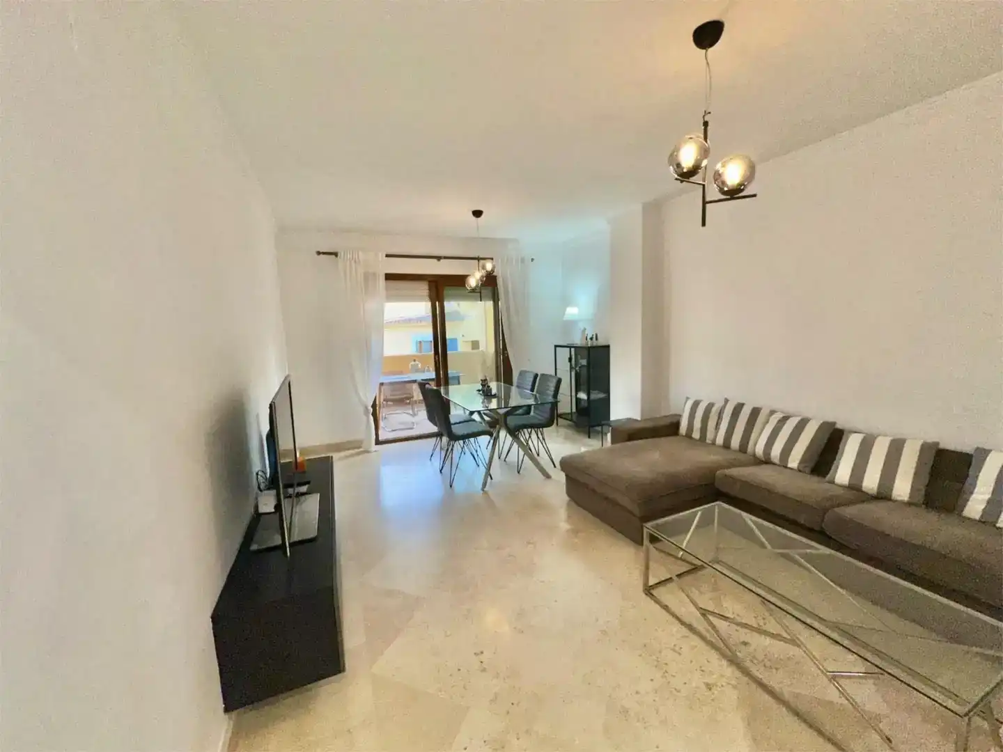 Exterior view of Flat for rent in Milla de Oro