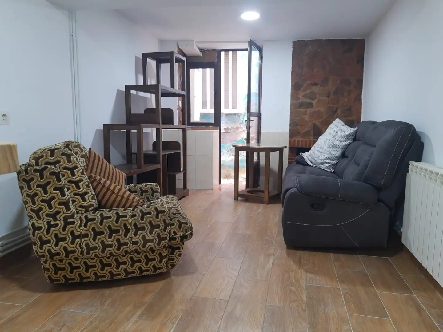 Ground floor for rent in Calle Santa Ana, Centro Ciudad