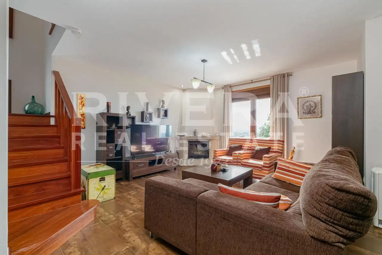 Sala de estar de Casa o chalet en venta en O Rosal   con Calefacción, Jardín privado y Terraza