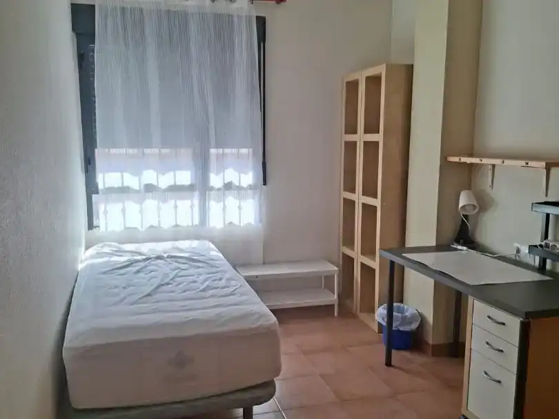 Habitación de Piso para compartir en Murcia con Aire acondicionado y Amueblado