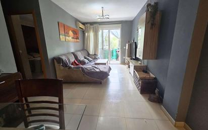 Living room of Flat for sale in Castilleja de la Cuesta  with Air Conditioner and Terrace