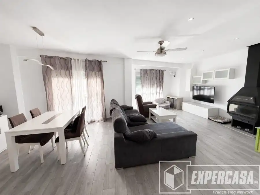 Sala d'estar de Dúplex en venda en Chelva amb Aire condicionat i Terrassa