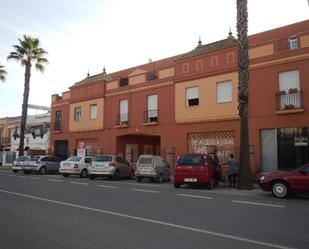 Vista exterior de Casa adosada en venda en El Viso del Alcor amb Terrassa i Balcó