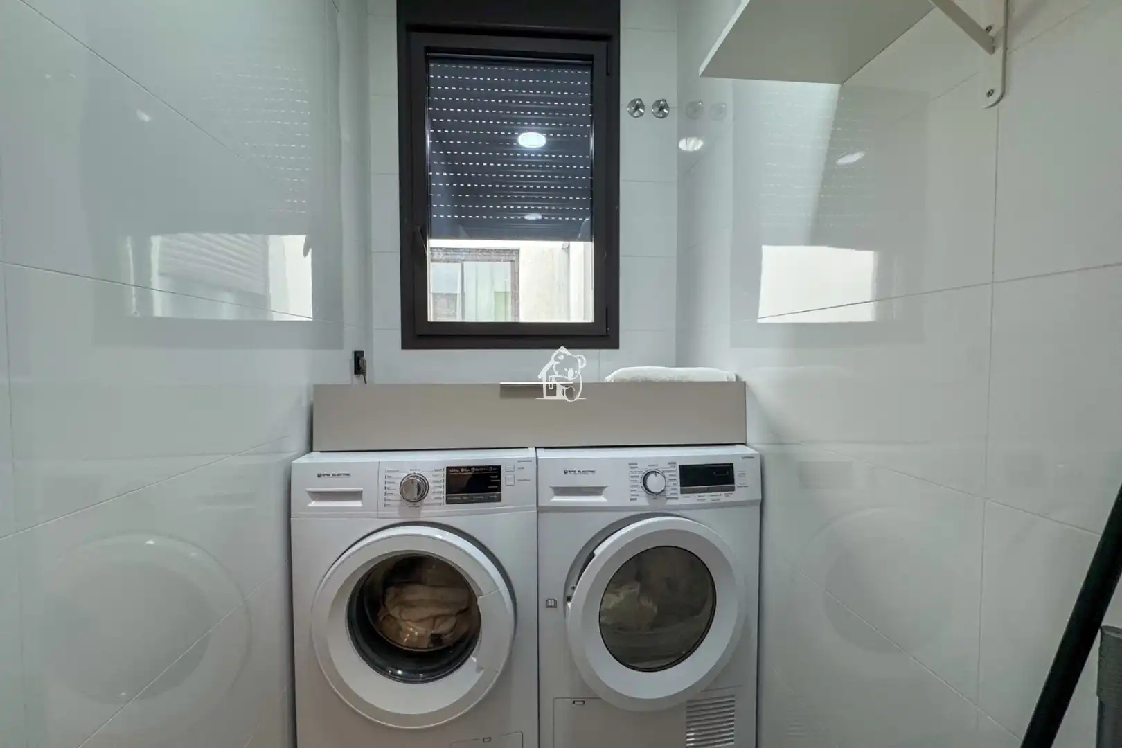Bathroom of Flat for rent in Torrevieja  with Air Conditioner, Furnished and Oven