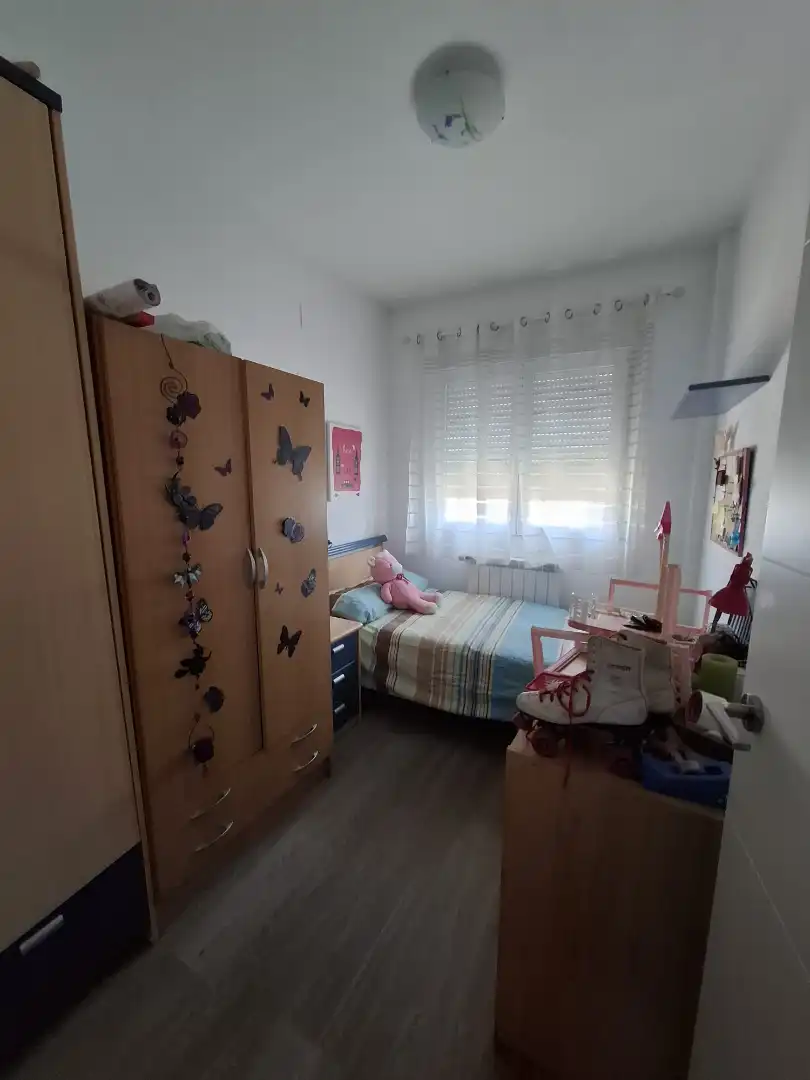 Habitación de Apartamento en venta en Albacete con Aire acondicionado, Calefacción y Parquet