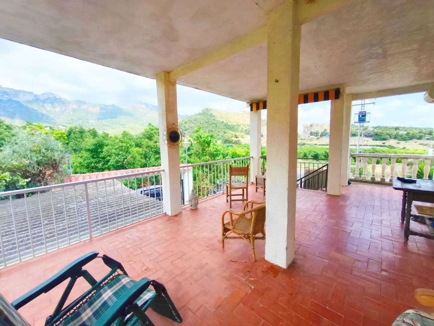 Casa adosada en venda a Llaurí