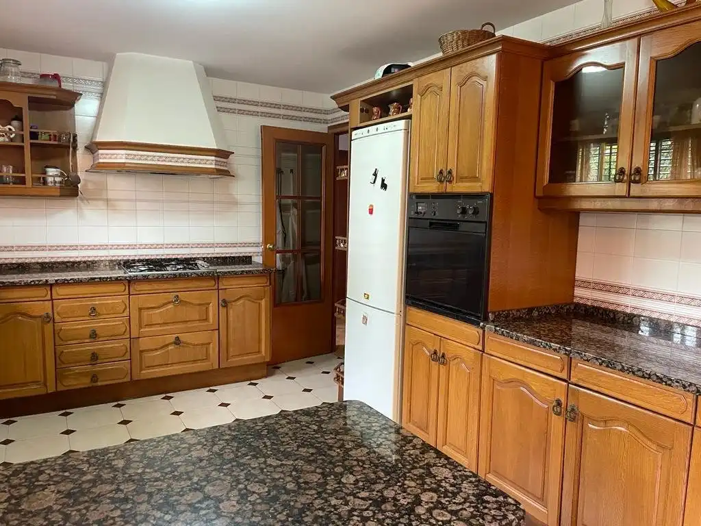 Detached house with pool for sale in Heliópolis, imagen 12