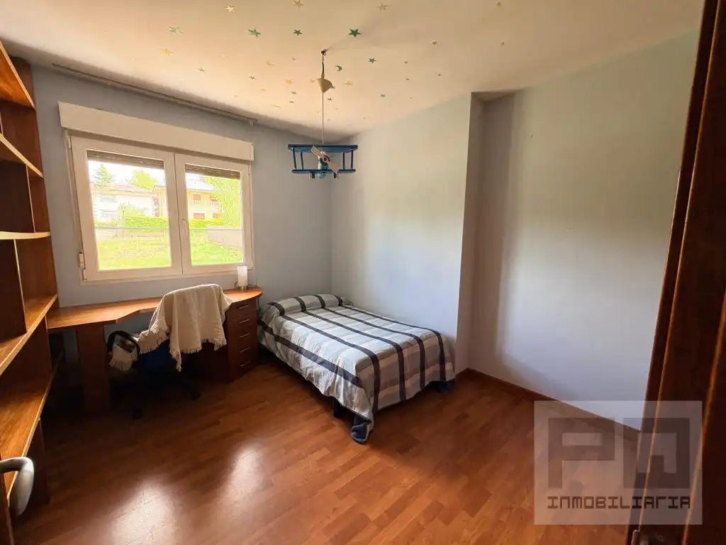Schlafzimmer von Haus oder Chalet zum Verkauf in Las Navas del Marqués  mit Ofen, Waschmaschine und Mikrowelle