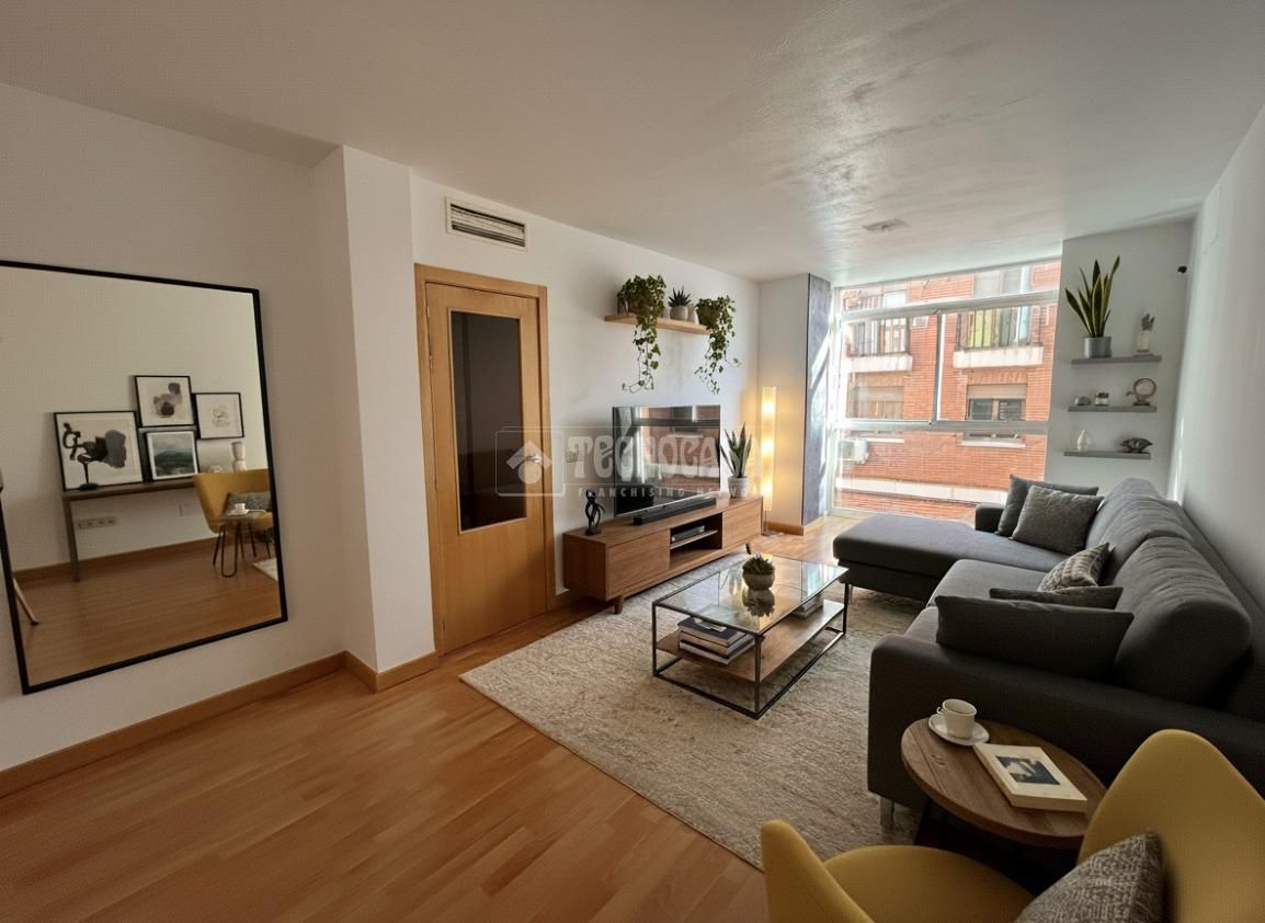 Living room of Flat for sale in  Madrid Capital  with Storage room