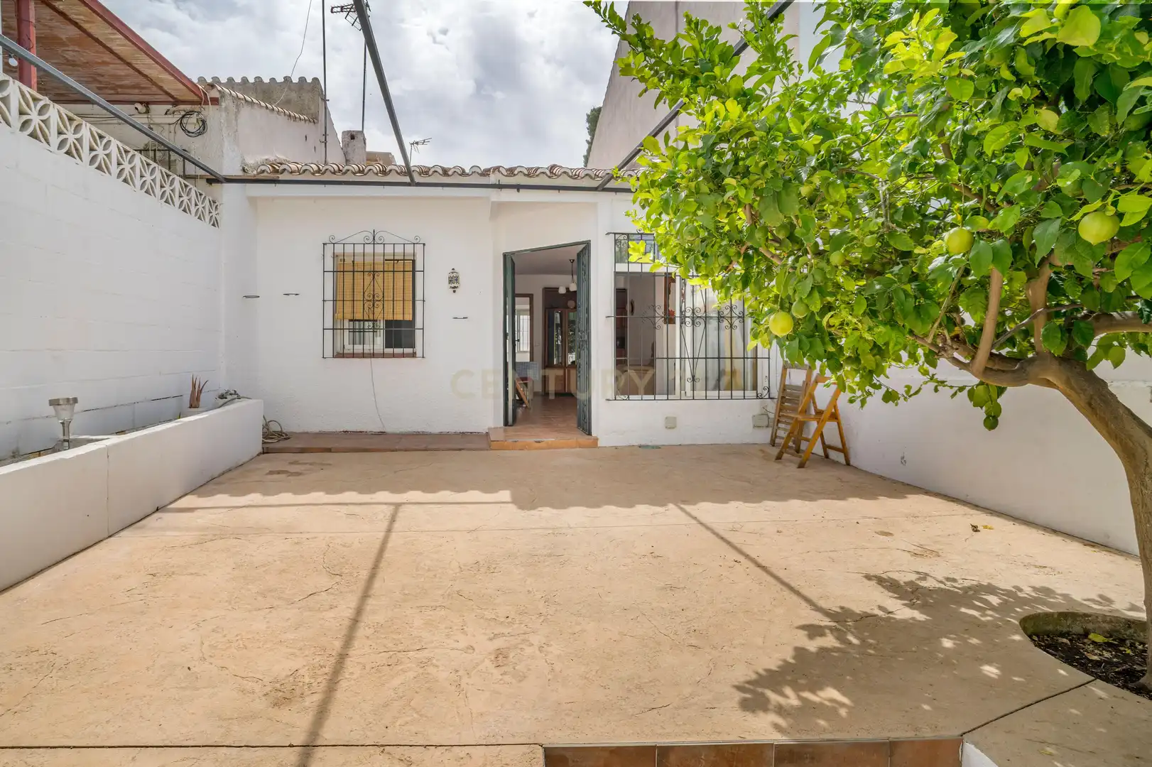 Vista exterior de Casa o chalet en venta en Marbella con Trastero y Horno