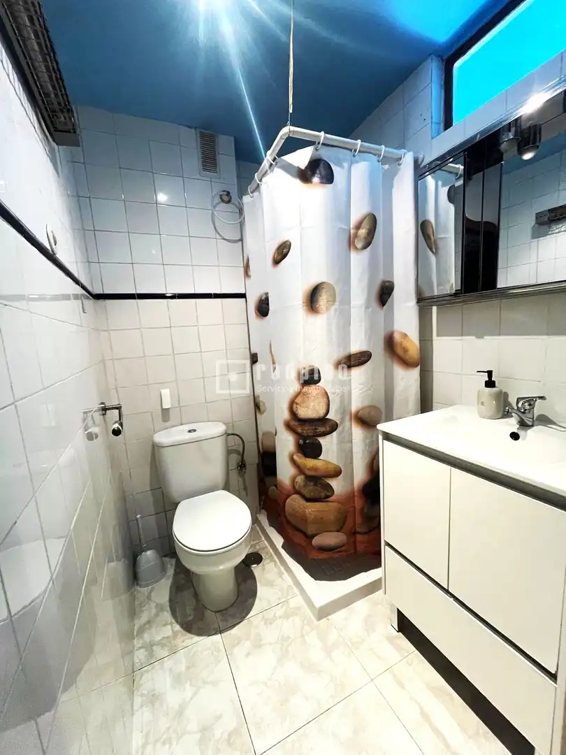 Baño de Piso en venta en Madrid con Calefacción y Terraza