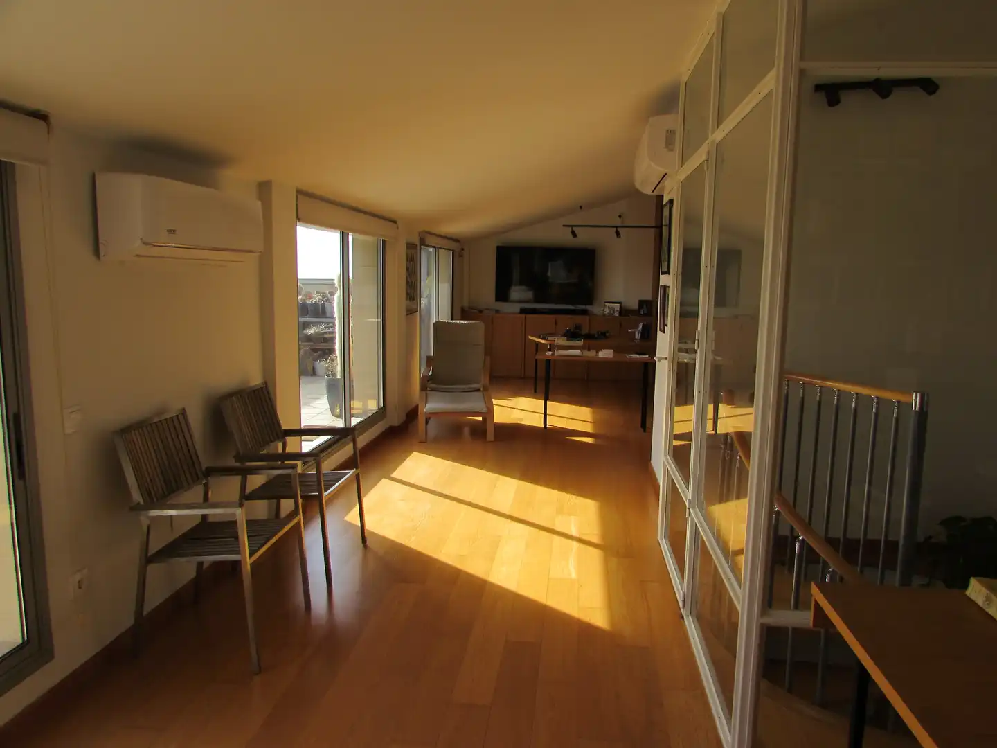 Sala d'estar de Dúplex en venda en Badalona amb Aire condicionat, Calefacció i Parquet