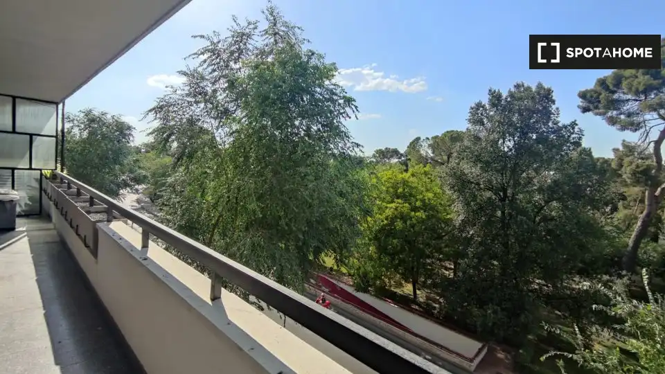 Balcony of Flat for share in Alcalá de Henares  with Air Conditioner, Heating and Furnished