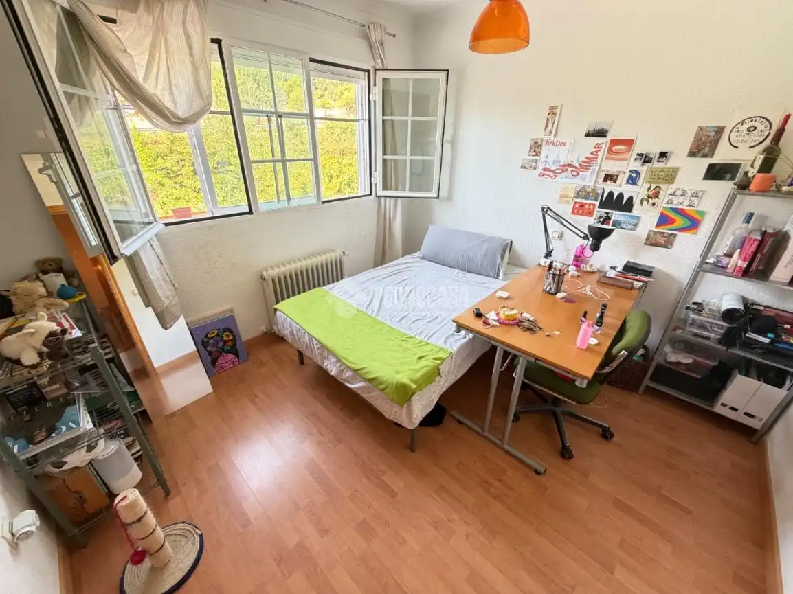 Habitación de Casa adosada en venta en Collado Mediano con Calefacción y Jardín privado