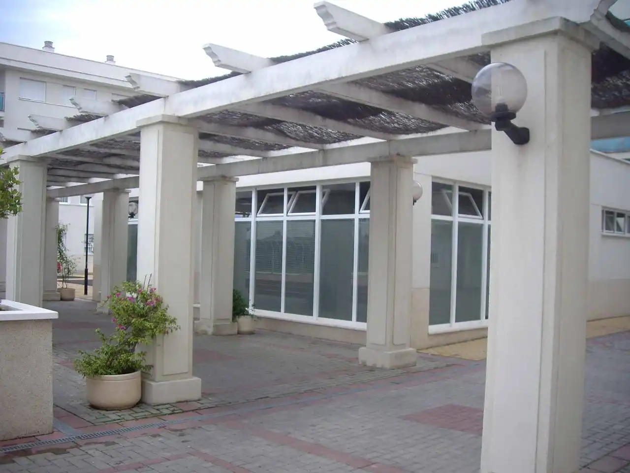 Vista exterior de Pis en venda en Córdoba amb Aire condicionat, Jardí privat i Terrassa