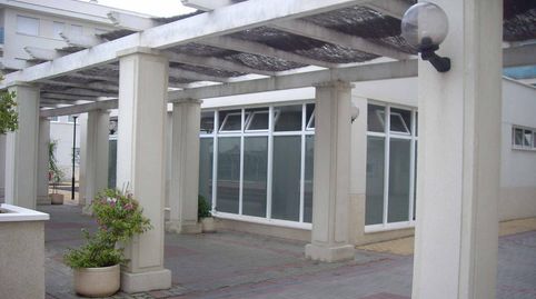 TABLERO BAJO  138 M2  4 DORMITORIOS  COCHERA  TRASTERO  PISCINA  285.000, imatge 3