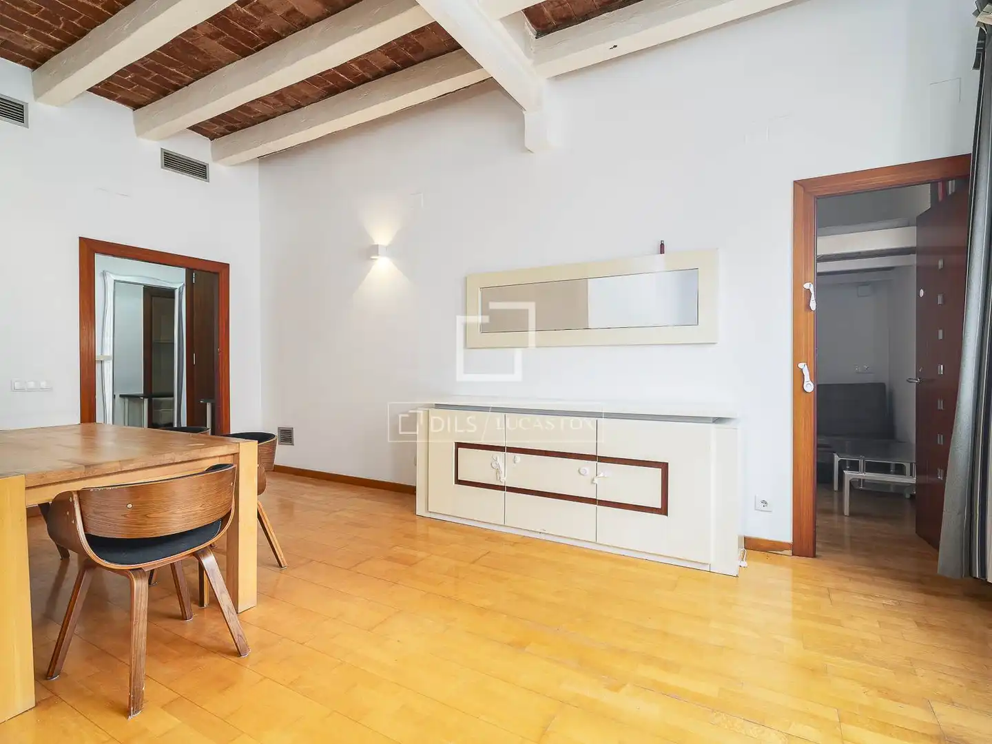 Außenansicht von Wohnung zum Verkauf in Barcelona mit Klimaanlage und Heizung