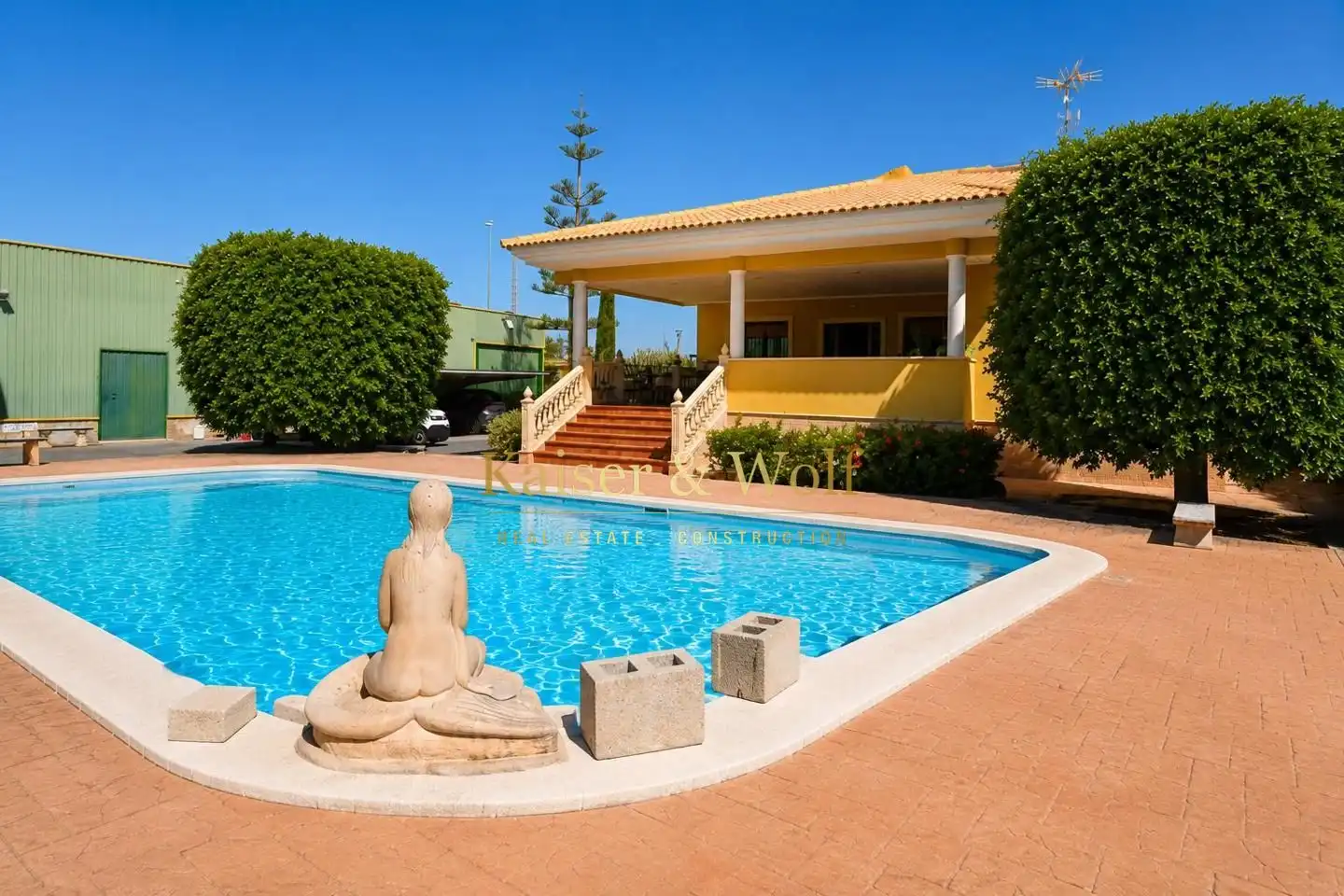 Casa con piscina en venta en Partida Altabix Polígono 2