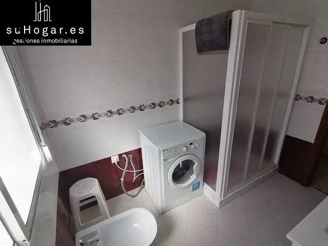 Bany de Pis de lloguer en Badajoz amb Aire condicionat, Moblat i Alarma