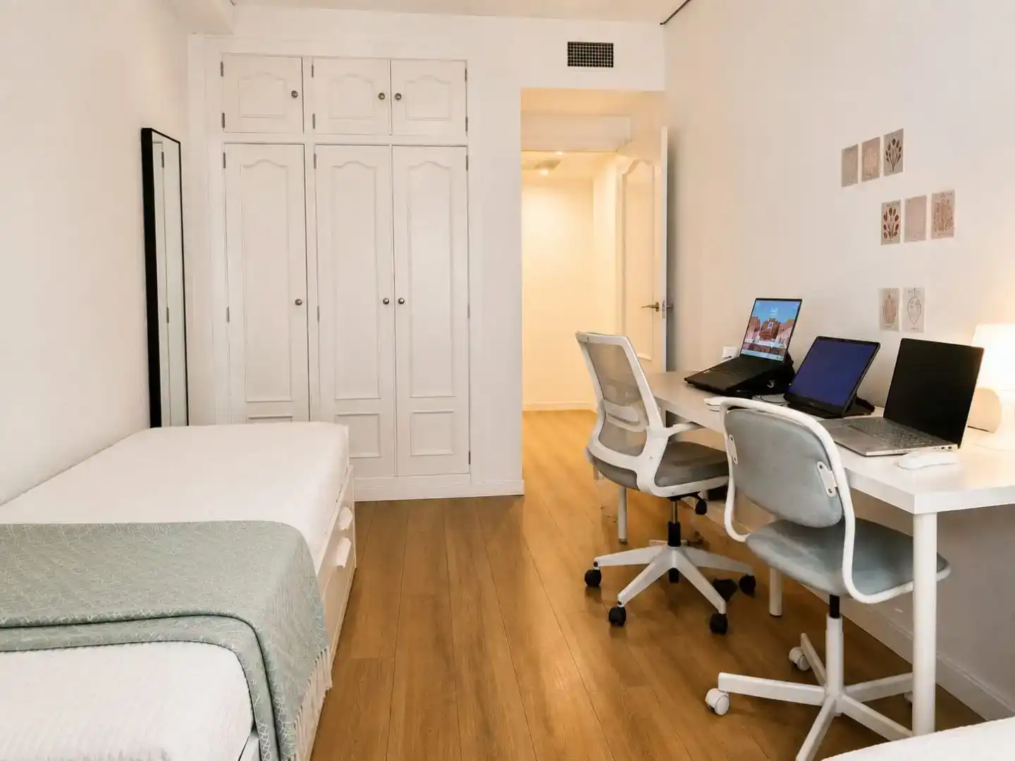 Dormitori de Dúplex de lloguer en Córdoba amb Aire condicionat, Jardí privat i Parquet