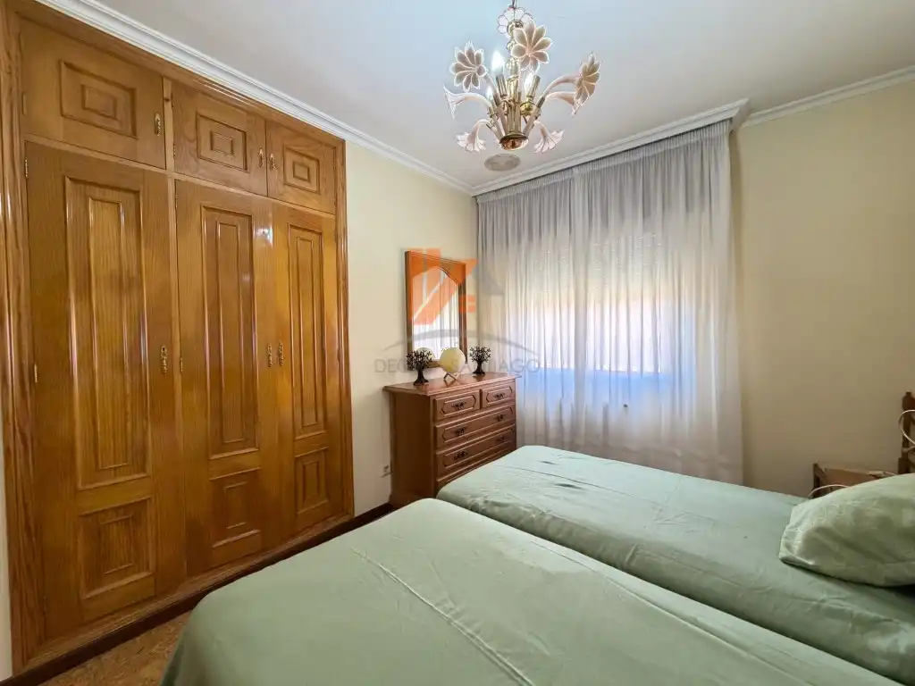 Dormitori de Casa o xalet en venda en Santiago de Compostela  amb Jardí privat i Terrassa