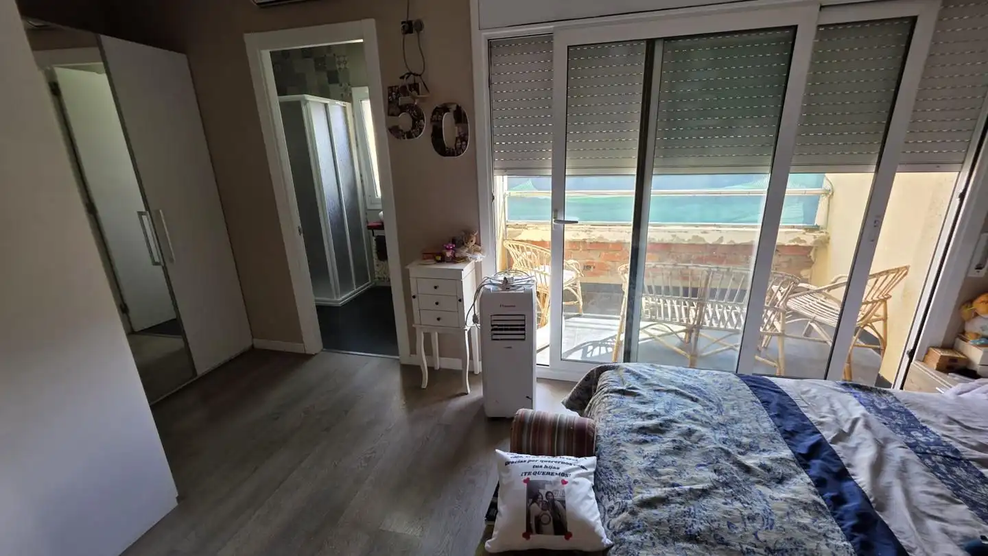 Bedroom of Ground floor for share in Terrassa  with Air Conditioner, Heating and Terrace