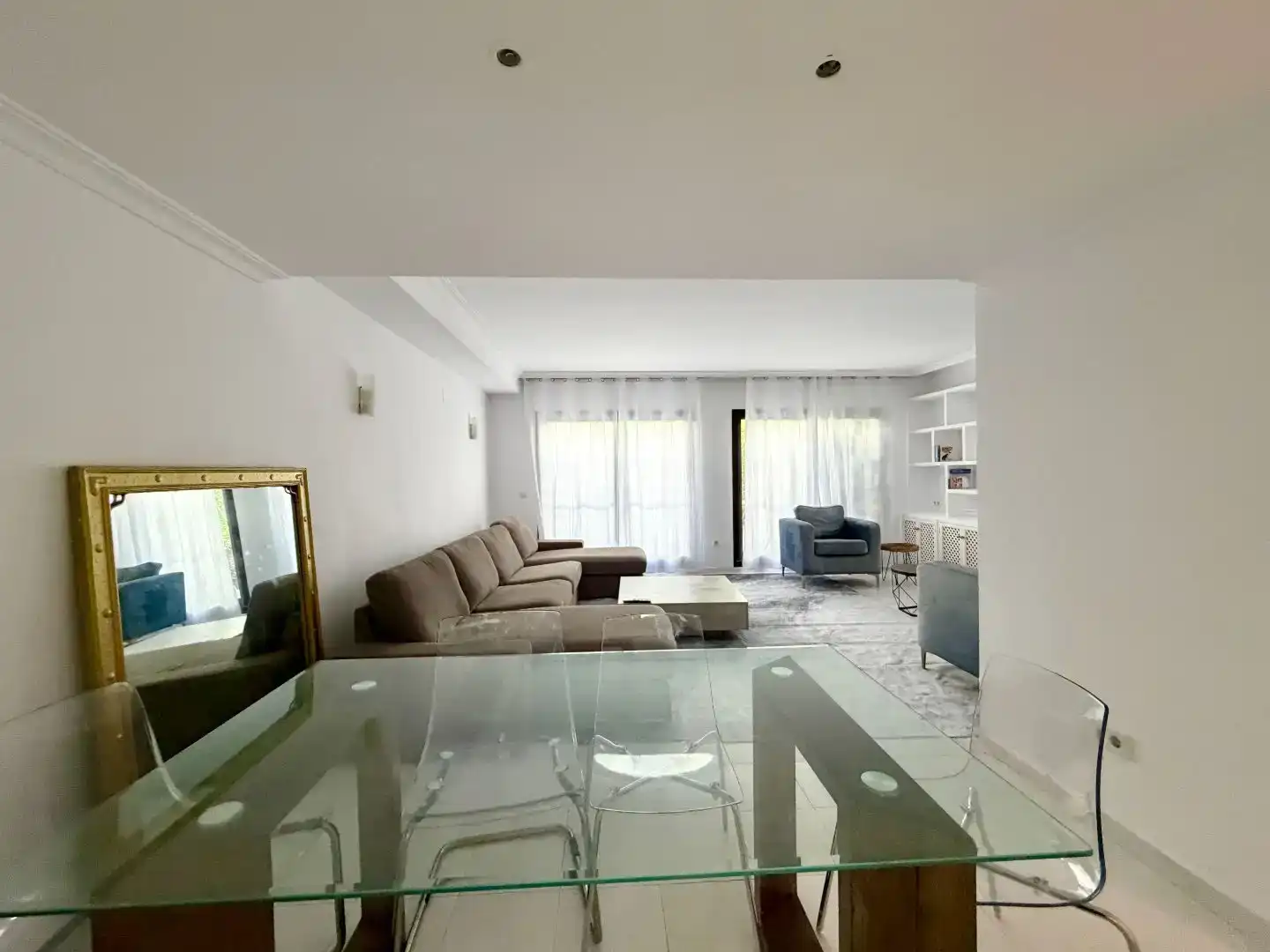 Einfamilien-Reihenhaus zur Miete in Marbella, Málaga