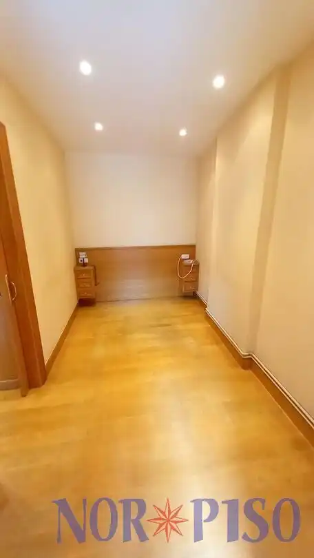 Schlafzimmer von Wohnung zum Verkauf in Bilbao  mit Heizung und Balkon