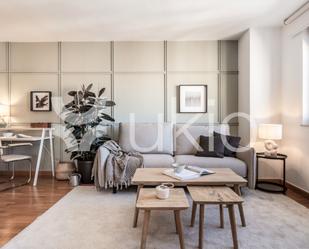 Sala d'estar de Apartament de lloguer en  Madrid Capital amb Aire condicionat, Calefacció i Terrassa