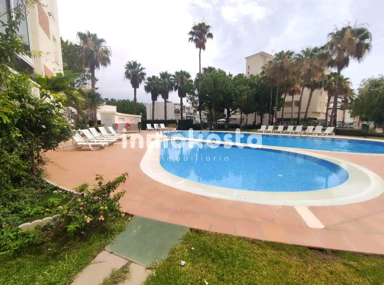 Exterior view of Flat for sale in L'Alfàs del Pi  with Air Conditioner, Terrace and Community pool