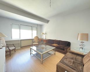 Sala d'estar de Pis de lloguer en  Madrid Capital amb Calefacció, Parquet i Terrassa